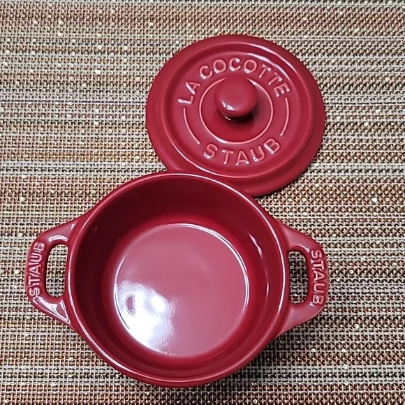 STAUB Ceramic Red 10cm Mini Round Cocotte, NWOT - Picture 2 of 8